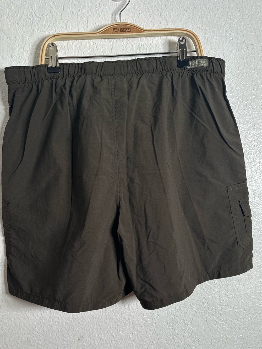Columbia Women’s Nylon Cargo Shorts Size L - Picture 2 of 6